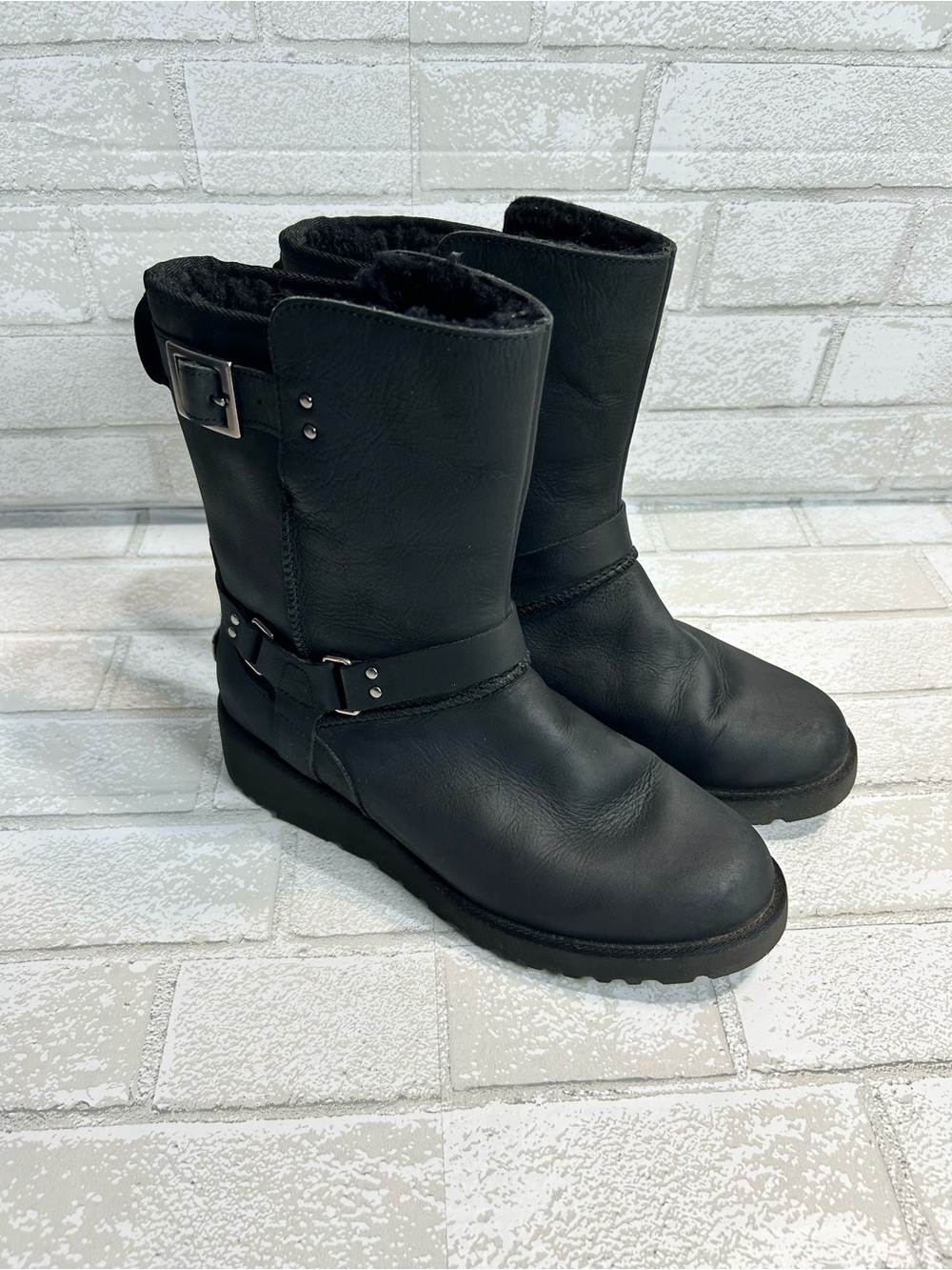 UGG Leather Boots Outdoor Size 8